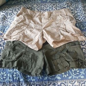 2 pairs of shorts